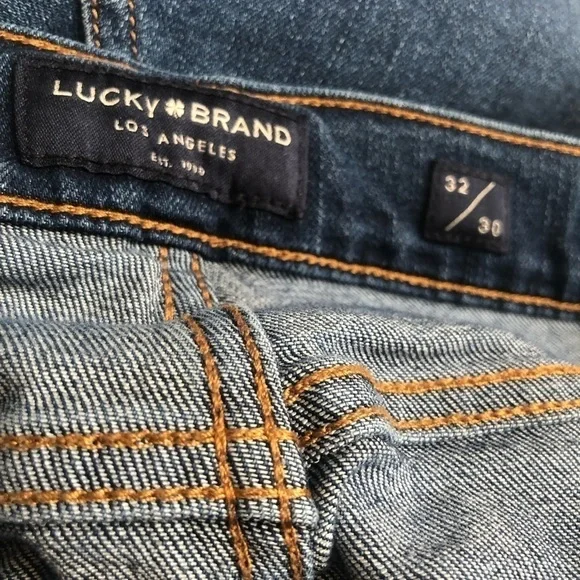 Lucky Brand 410 Athletic Slim Jeans Size 32/30 - Picture 4 of 5